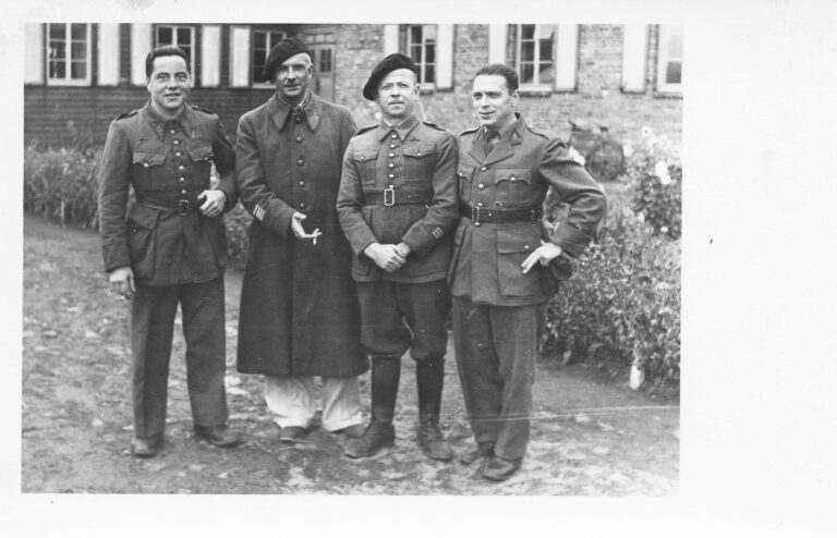 1940 1942 Groupe commandant Carolet - Pochtowik à droite