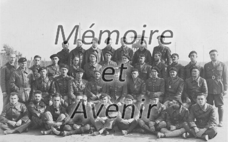 1940-1944-Groupe-Chars-autour-du-colonel-Duluc