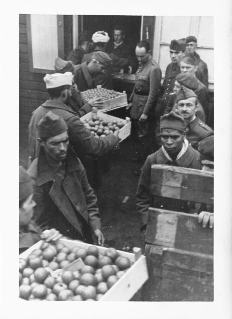 1940 Arrivée de tomates 01