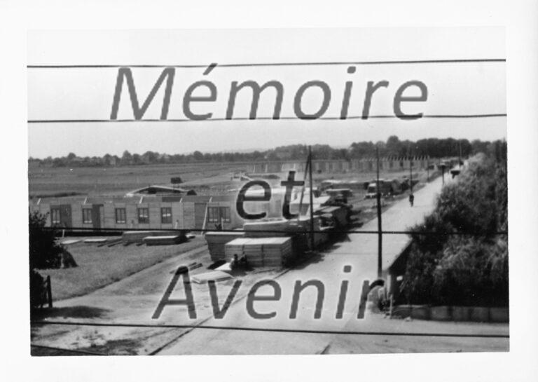 1940-Baraques-kommandantur-en-construction