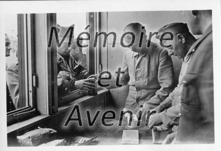 1940-Distribution-des-colis-01