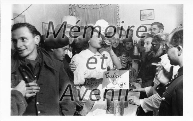 1941-10-Le-bar-02-R