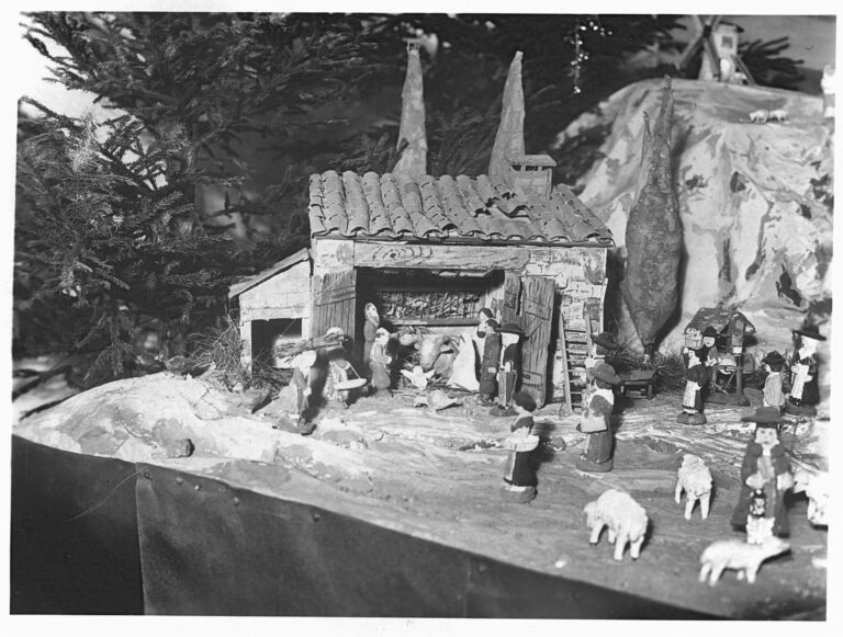 1941 12 VIA Crèche Noël R