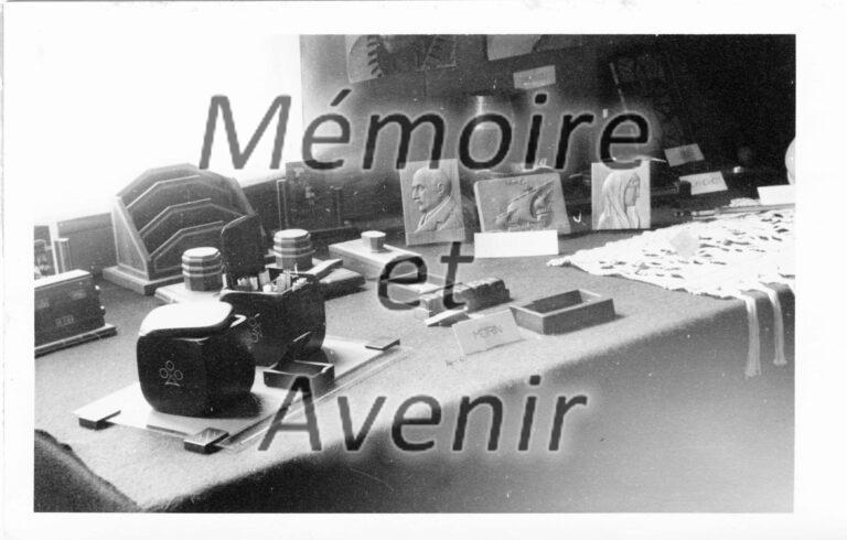 1942-04-Exposition-05-Bois-R