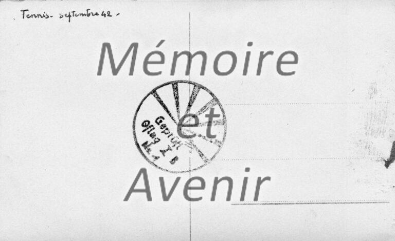 1942-09-Club-de-tennis-Court-entre-baraques-III-et-IV-02-V