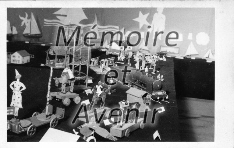 1942-12-Exposition-jouets-01-Divers-R