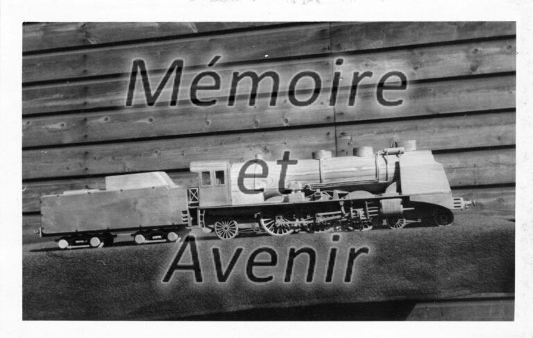 1942-12-Exposition-jouets-07-Locomotive-R