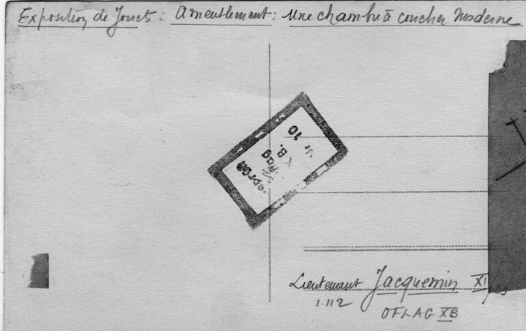 1942 12 Exposition jouets 09 Chambre à coucher V