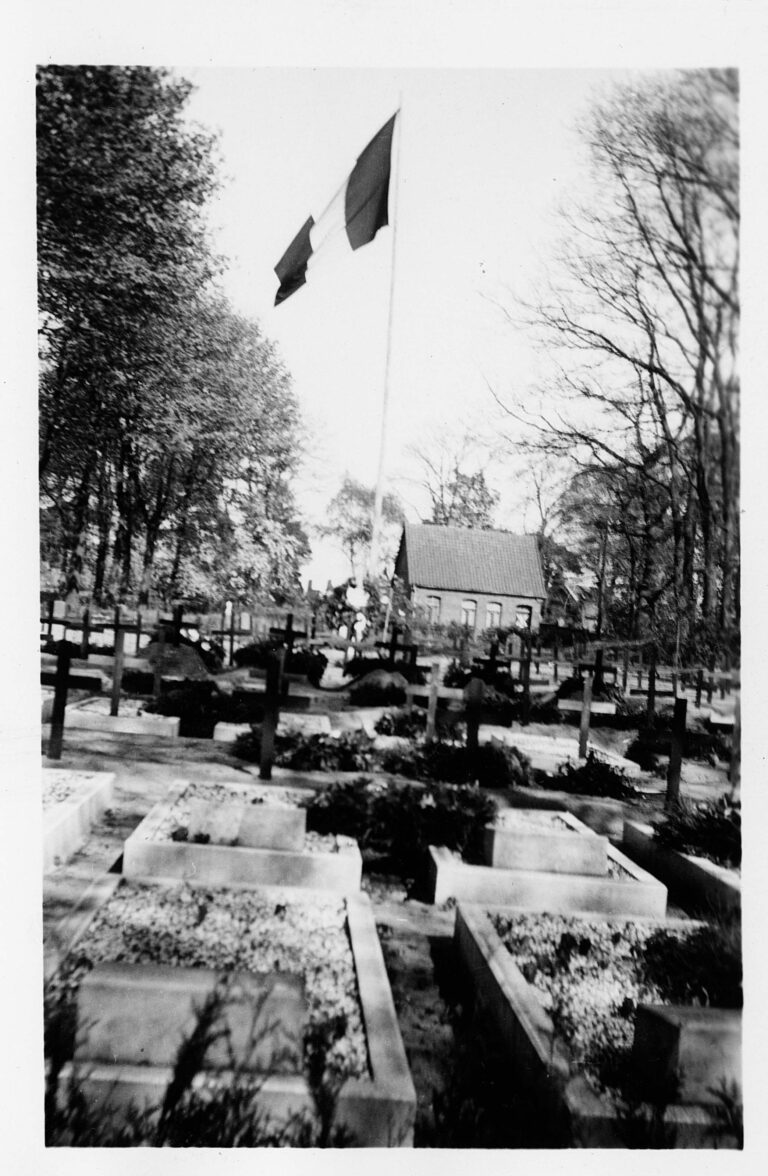 1949 Cimetière post libération 03