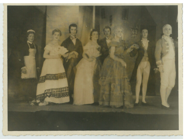 Oflag 8F Wahlstadt_1941-42_theatre Le Chapeau de paille d Italie 01