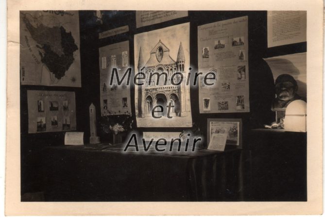 1943 10 Exposition région Poitou 01